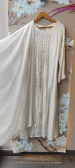 Premium chinon with handwork detailing suit set in white
