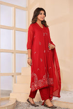 Pure Mul cotton paisley embroidered suit set in red