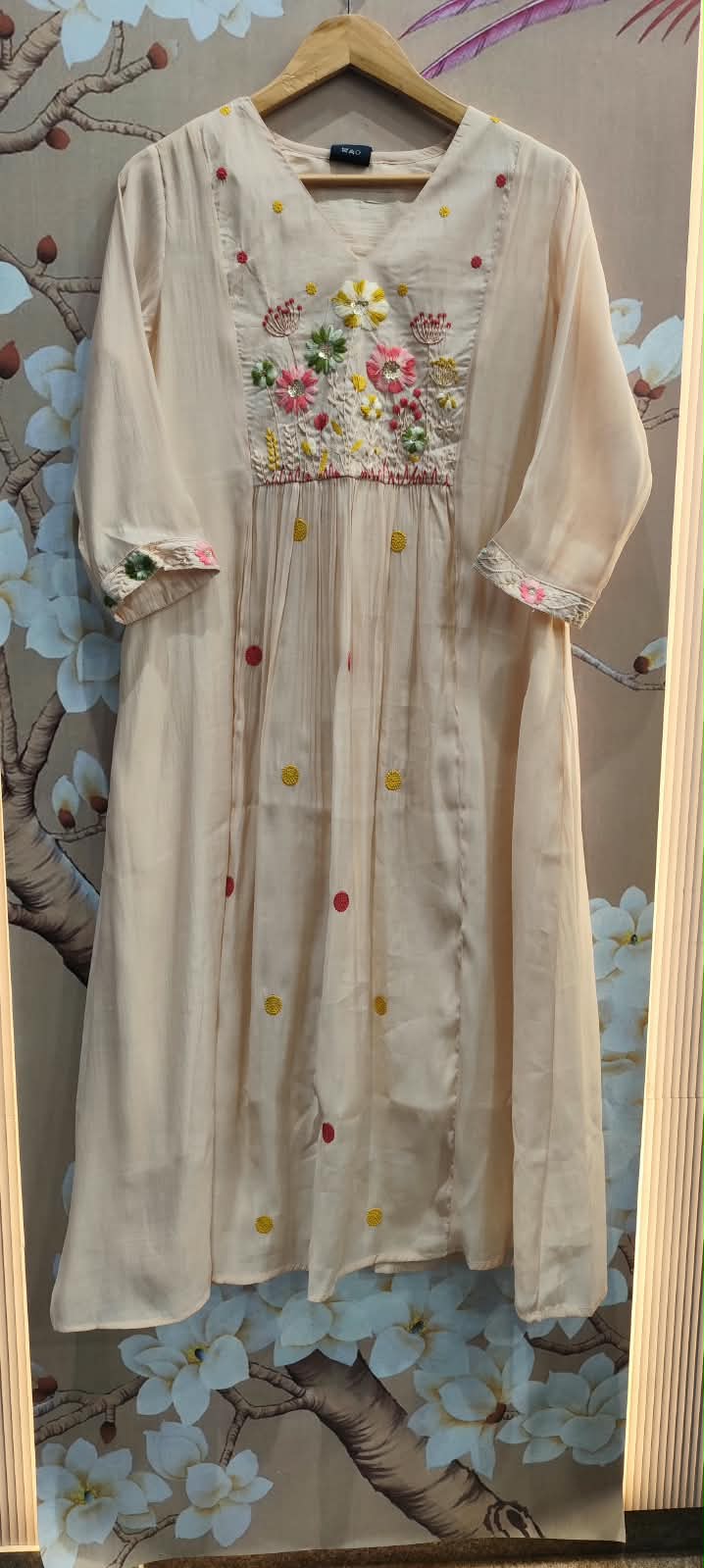 Pretty mulchanderi fully embroidered suit set in cream (Slim Fit)