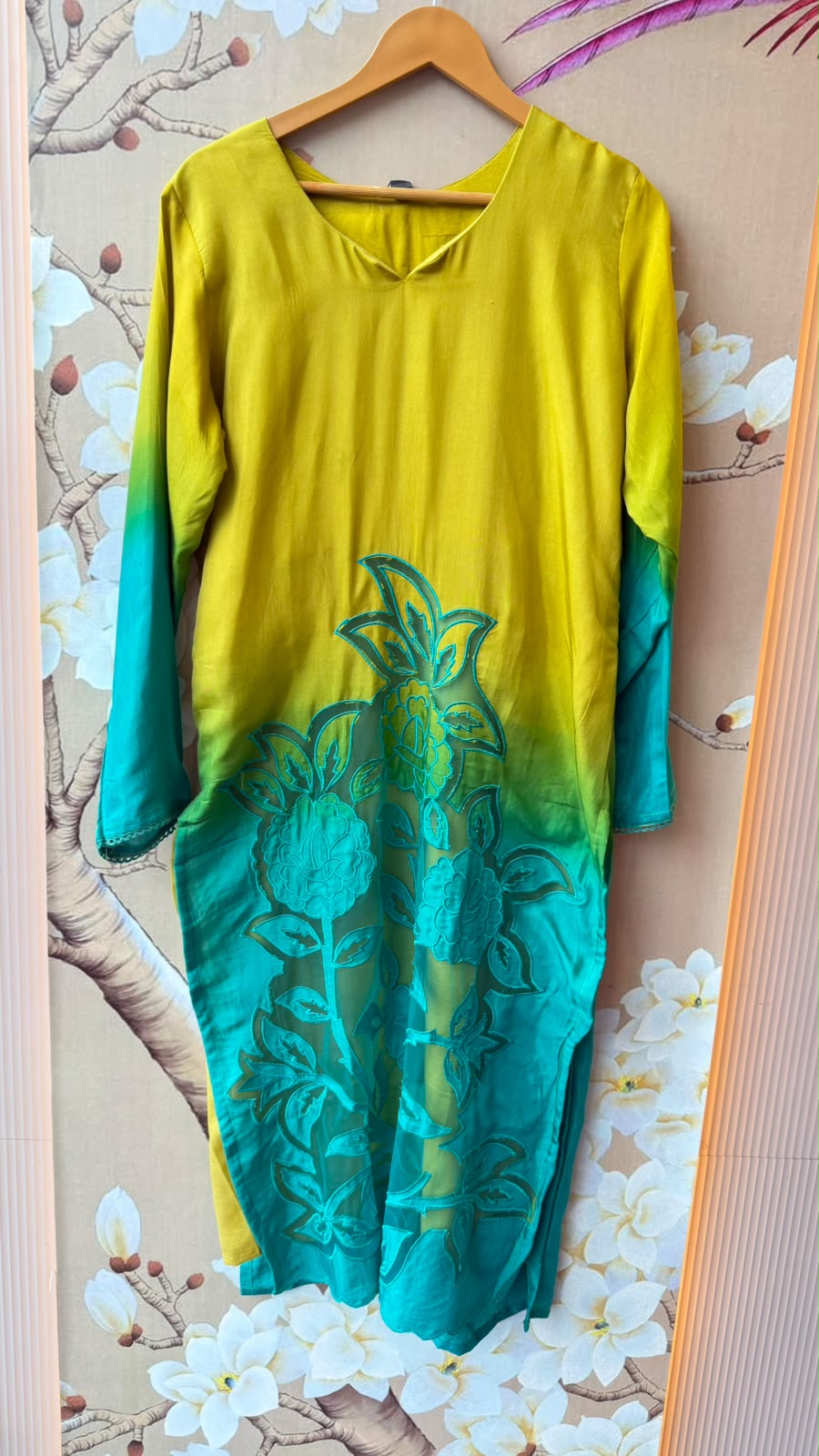 Restocked! Mul silk lining suit set ombré with applique (slim fit) in blue n yellow! Dispatch after 30 days!