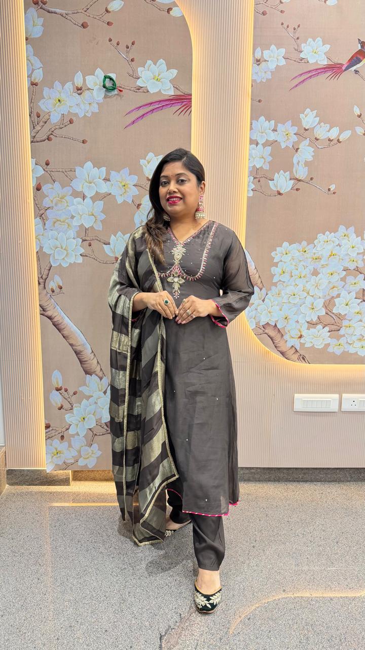 Premium Mul chanderi paired with banarsai dupatta in brown
