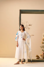 Pretty mulchanderi applique full suit set in blue