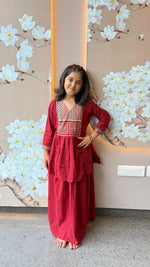 Gorgeous cotton skirt paired with a pretty top (model is wearing 28 size ) (daughter)