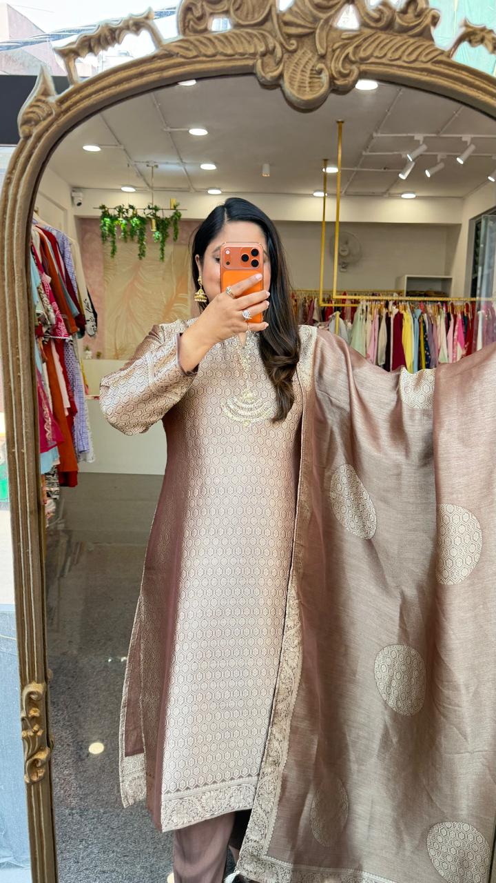 Restock!!highly on demand !!!Premium Kanjiwaram silk suit set slight slim
