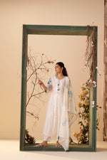 Pretty mulchanderi applique full suit set in blue