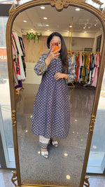Pure Mul silk in super stylish cuts comes with inner in purple