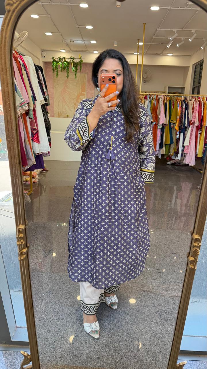 Pure Mul silk in super stylish cuts comes with inner in purple