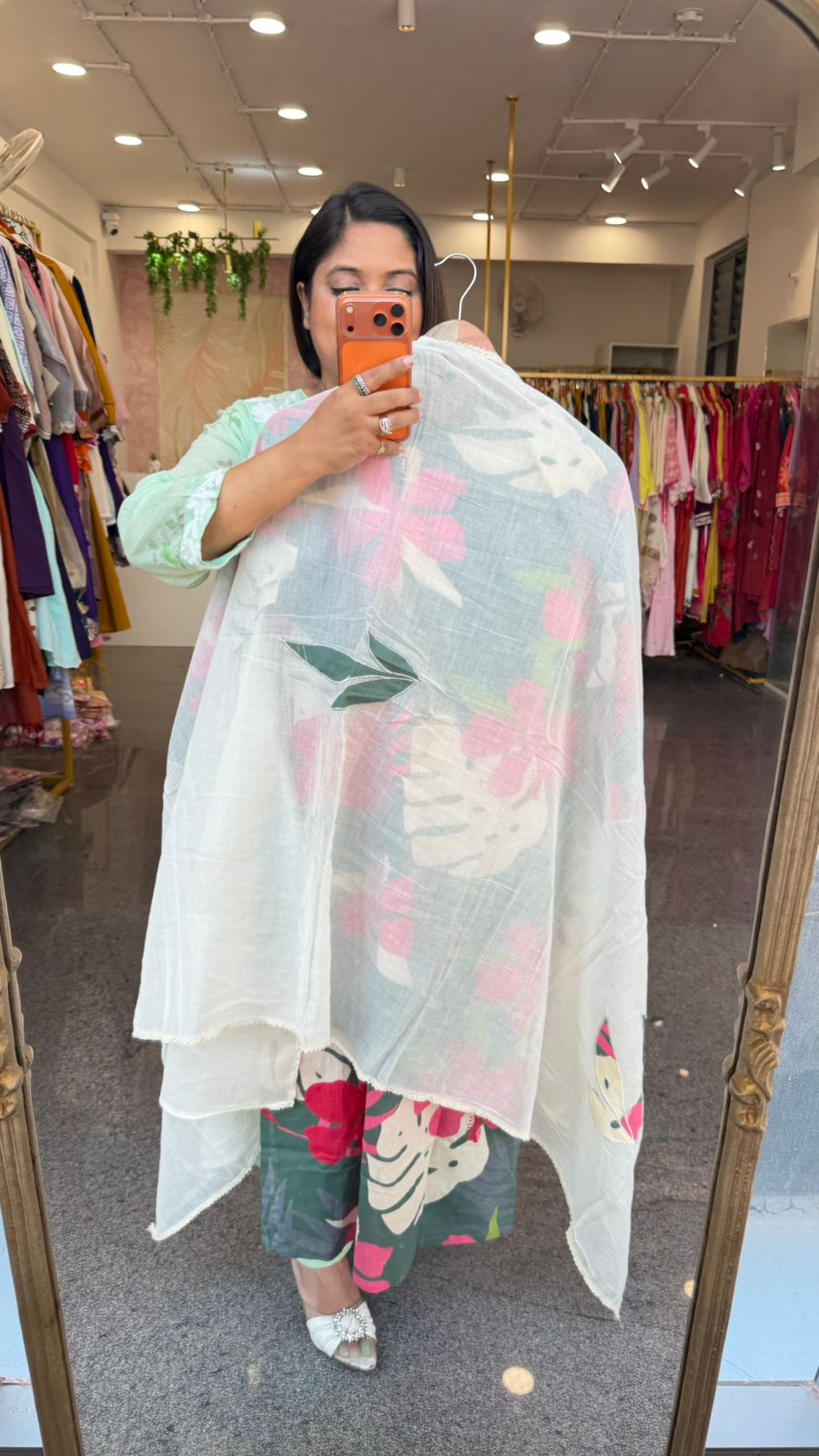 Pretty cotton githan work paired with applique dupatta and both sides pocket pant in green