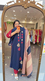 Applique work cotton suit set comes with pocket in blue