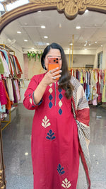 Applique work cotton suit set comes with pocket in red