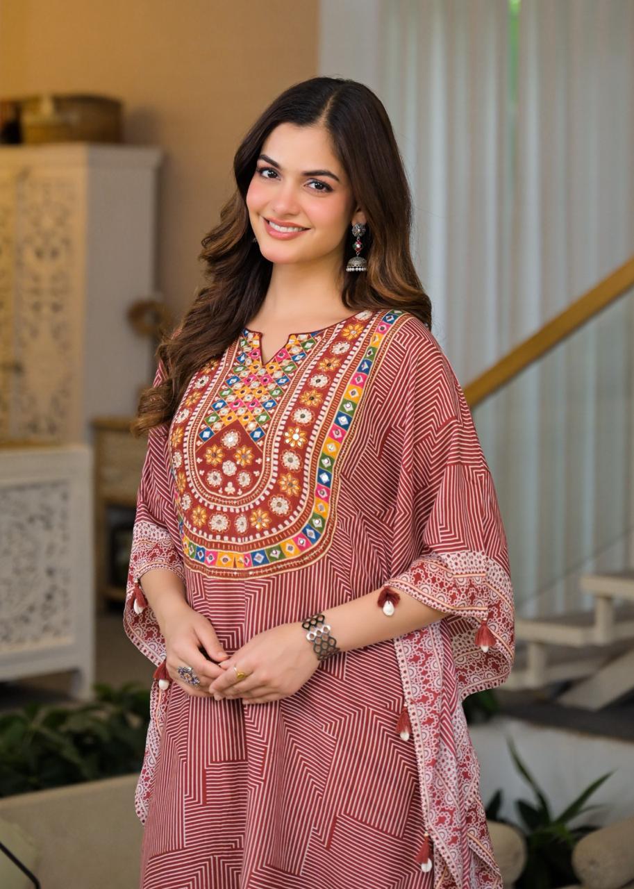 Pretty soft silk with detailing kaftan set in red