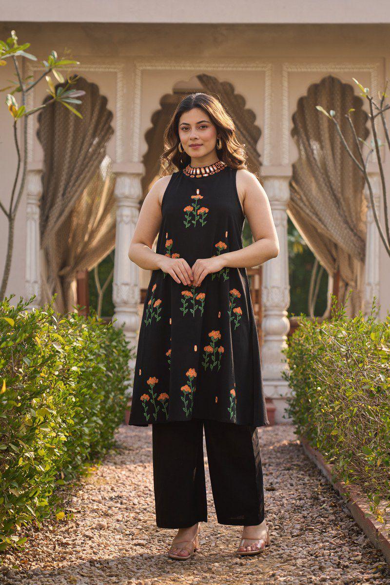 Brush painted with pocket sleeveless kurta pant